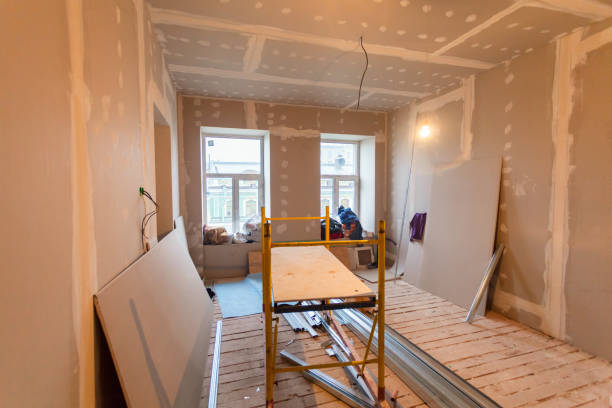 Best Water-Damaged Drywall Repair  in Conneaut, OH